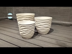 Khung hoa đất sét tổng hợp kem với thiết kế chạm khắc bằng tay mịn màng