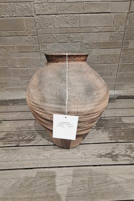 Chậu trồng cây bằng sợi đất sét hiện đại, phong cách với khả năng chống sương giá và bề mặt có kết cấu